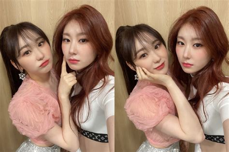 Iz One S Chaeyeon And Itzy S Chaeryeong Hang Out At The 2021 Seoul Music Awards Talk About