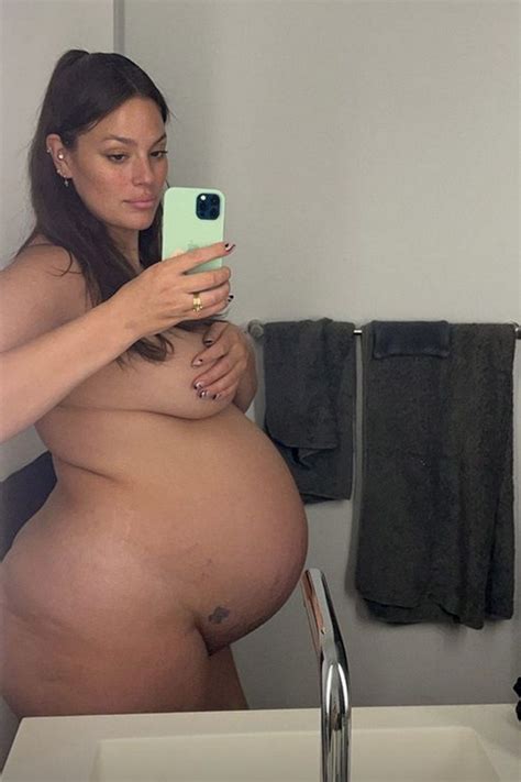 Ashley Graham Goes Nude As She Shows Off Baby Bump In Mirror Selfie