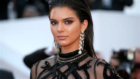 Kendall Jenner Addresses Plastic Surgery Rumors Did Kendall Jenner Have Plastic Surgery