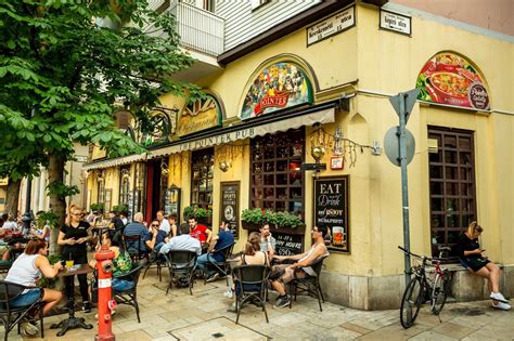 The central cafe was opened in 1887, at the house of lajos erényi ullmann. Budapest's 10 most Mediterranean spaces | Budapest ...