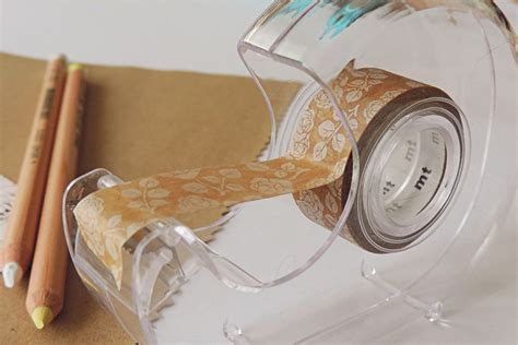 masking tape roses sur papier ciré effet vintage pour les papiers de lucas ruban de