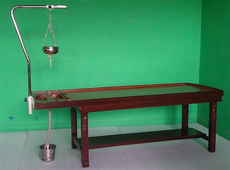 Imi Wooden Massage Cum Shirodhara Table For Panchkarma Feature