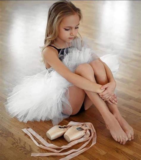 Pin By Zlatka Moljk On Art Flower Girl Ballet Shoes Girls Dresses