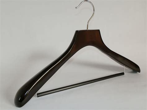 Suit hanger/Hangers and Racks/Laundry Products/Home and Garden