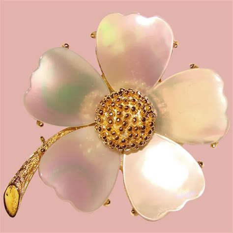 Gorgeous MANDLE Signed Mother Of Pearl Flower Petals Flower Brooch