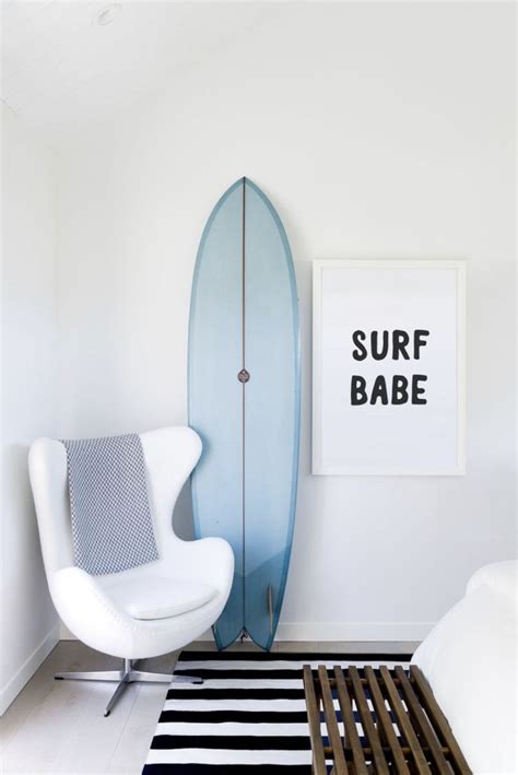 For example, hang a surfboard on the wall, fill a glass jar with seashells and place colorful frames filled with favorite. Surfer Girls Bedroom Ideas in 2020 | Beach room decor ...