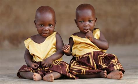 Foto Negara Ini Paling Banyak Menghasilkan Anak Kembar Tagar