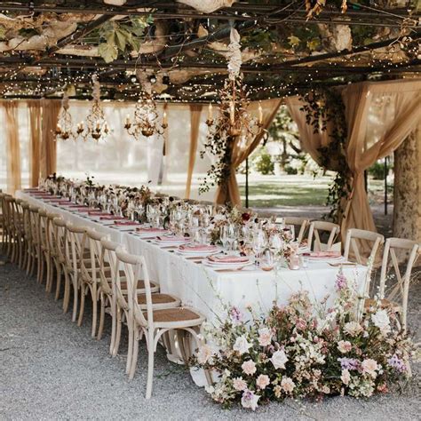 23 Beautiful Banquet Style Tables For Your Wedding Reception