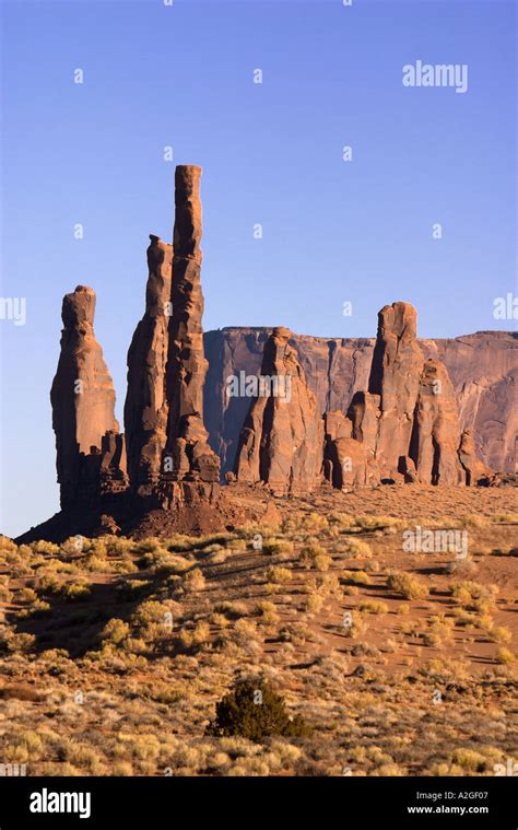 The Totem Pole At Dusk Monument Valley Usa Stock Photo Alamy