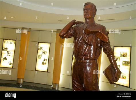 Estatua De George Bush Fotografías E Imágenes De Alta Resolución Alamy