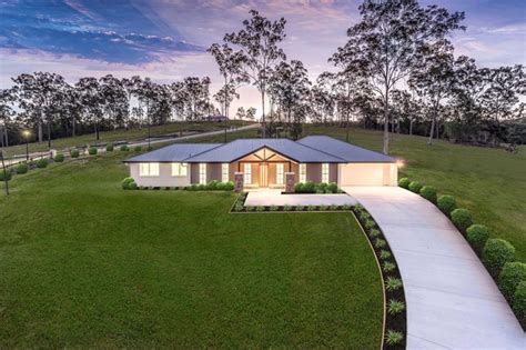 The Oakleigh An Acreage Home Contemporary Melbourne By Stroud