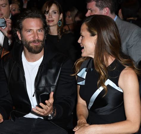 Jennifer Garner May Be Pregnant With Bradley Coopers Baby The