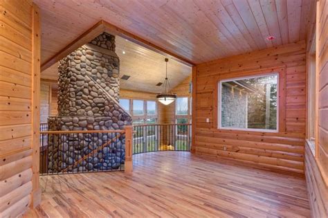 (here are selected photos on this topic, but full relevance is not guaranteed.) A stunning home covered in wooden walls, floors and ...