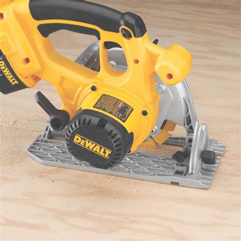 Dewalt Dc390k 18 Volt Ni Cad 6 12 Inch Cordless Circular Saw Kit