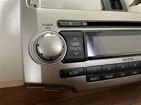 2010 2011 Toyota 4runner Radio Stereo Receiver Mp3 Cd Player P1850 Oem