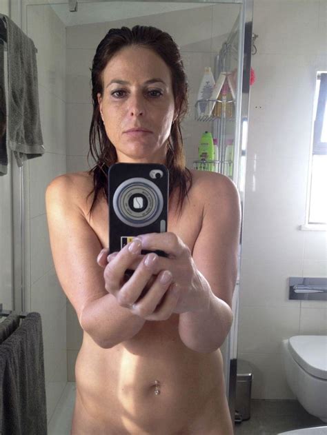 Mature Takes Mirror Selfie In Bathroom Nudemilfselfie Com