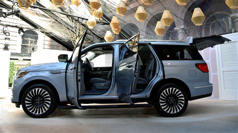 Lincoln Navigator Review 2023 Top Gear