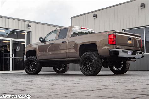 Lifted 2014 Chevy Silverado 1500 With 7 Inch Rough Country Suspension