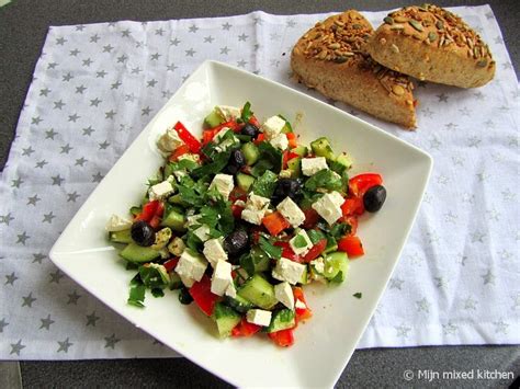 Mijn mixed kitchen Kahvaltı salatası Turkse salade met puntpaprika en
