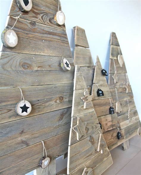 20 Christmas Decorations Using Pallets