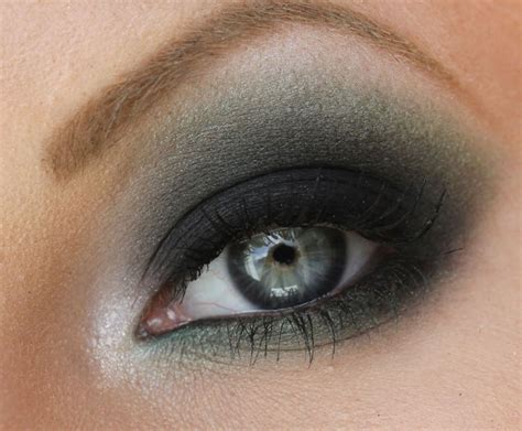 Dark Makeup For Blue Eyes Beautiful Smokey Cat Eye Makeup For Grey