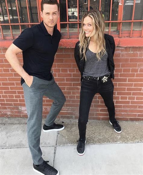 Thursday 1 october 2020 episode 084/3627. Tracy Spiridakos / Jesse Lee Soffer | Chicago pd cast ...