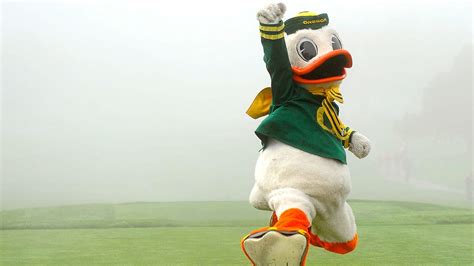 Oregons Mascot Got So Turnt During The Cfb Championship Oregon Ducks