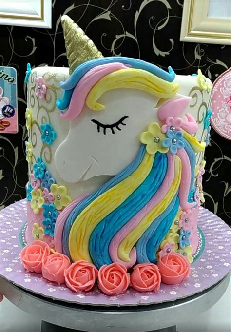 pin by dulzuras madeleine on cake ideas unicorn birthday cake unicorn cake rainbow unicorn cake