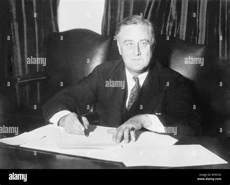New Deal Roosevelt 1933 Hi Res Stock Photography And Images Alamy