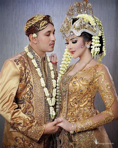 Pakaian adat 34 provinsi di indonesia beserta gambarnya lengkap. Terbaik Pakaian Pengantin Adat Sunda Berhijab | Ideku Unik