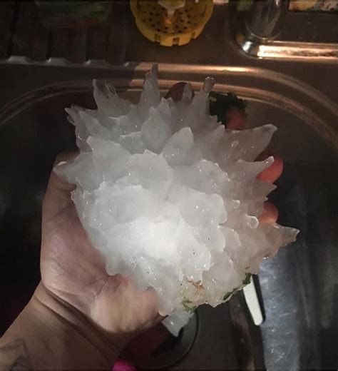 Giant Hail Hammers Del Rio In Texas In Videos And Pictures Strange Sounds