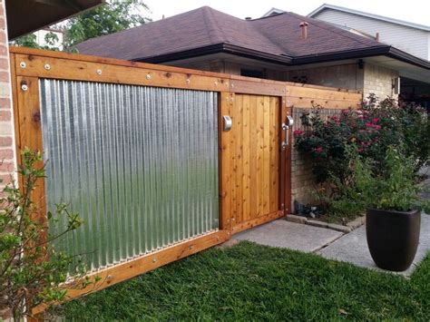 30 Wood And Corrugated Metal Fence Decoomo