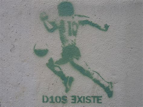 Street Art - Diego Armando Maradona - MUNDO FLANEUR