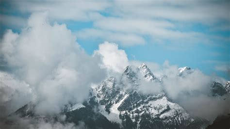 Download Wallpaper 3840x2160 Mountain Clouds Peak Fog Aerial View