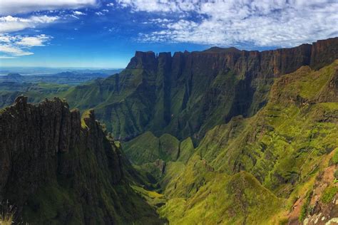 Road Trip Ready Explore The Natural Beauty Of The Drakensberg