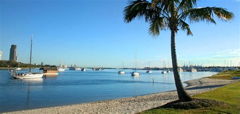 Runaway Bay Accommodation On The Gold Coast Windsurfer Resort