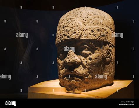 Olmec Stone Head Sculpture Hi Res Stock Photography And Images Alamy