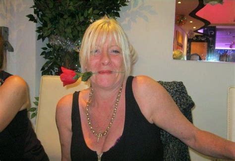 Pinklady From Sheffield Is A Local Granny Looking For Casual