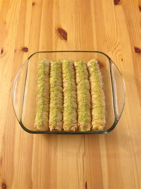 How To Make Baklava Rolls Lebanese Recipes Lebanese Desserts Armenian