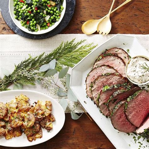 Celebrate christmas with family, friends and festive yet foolproof holiday dishes from food network. 55 Best Christmas Dinner Ideas - Easy Christmas Dinner Menu