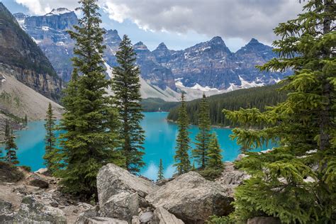 Moraine Lake Banff Canada Moraine Lake Gets Its Blue Col Flickr