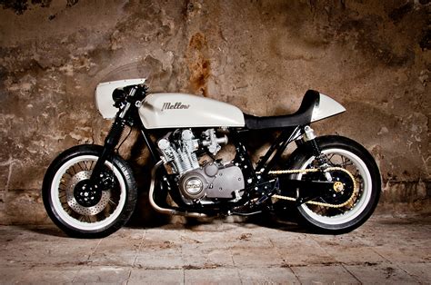 Built For Speed Suzuki Gs1000 Cafe Racer Return Of The Cafe Racers