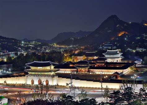 The construction of gyeongbokgung palace was commissioned in 1394 by king taejo and went on to be a home for kings, their servants as well as the capital of the how to get to gyeongbokgung palace. Gyeongbokgung Palace : Nighttime Viewing 2019