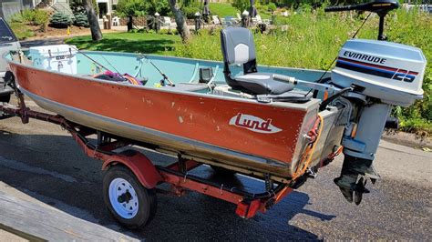 My New Boat 1977 Lund 14 Ft Deep V 1978 Evinrude 25 Horse Youtube