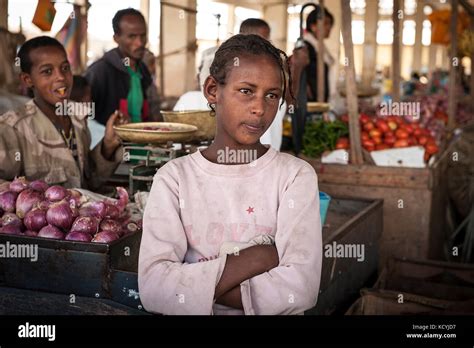 Eritrea Girl Fotos Und Bildmaterial In Hoher Auflösung Alamy