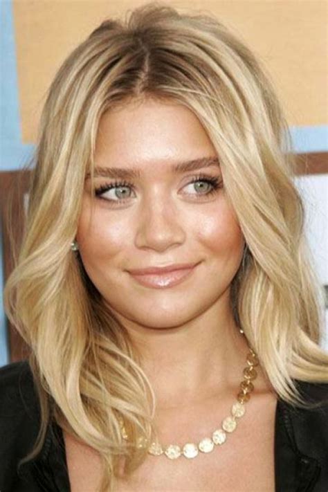 Messy and wavy short hairstyles for older women. 2021 Popular Medium Hairstyles for Small Foreheads