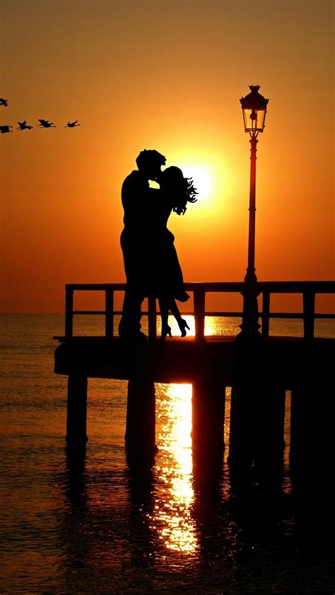 Couple 4K Wallpaper, Romantic kiss, Sunset, Silhouette, Together ...