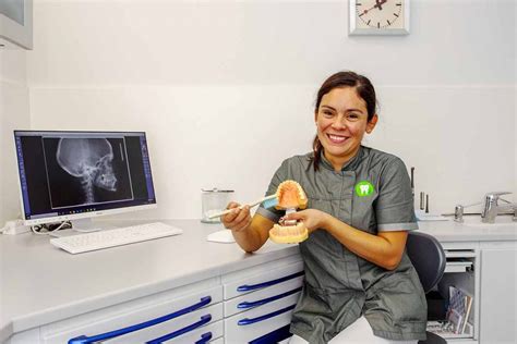 Eine professionelle zahnreinigung beugt karies und parodontitis vor. Professionelle Zahnreinigung ⋆ houseofsmile