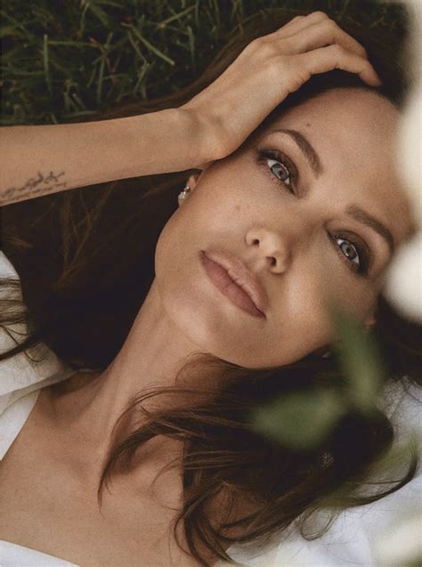Angelina Jolie Concede Entrevista Para A Revista Vanity Fair Italiana