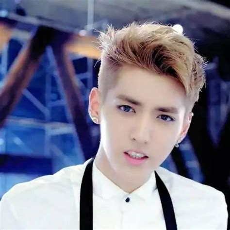 Jun 21, 2021 · 大陸男星吳亦凡曾是韓團exo成員之一，外型酷帥的他充滿才華，退團後在大陸發展得有聲有色，更擁有不少死忠迷妹，然而先前他接連被爆料腳踏4條. 吴亦凡、鹿晗、EXO"天朝四子"PK你选谁？_时尚_腾讯网